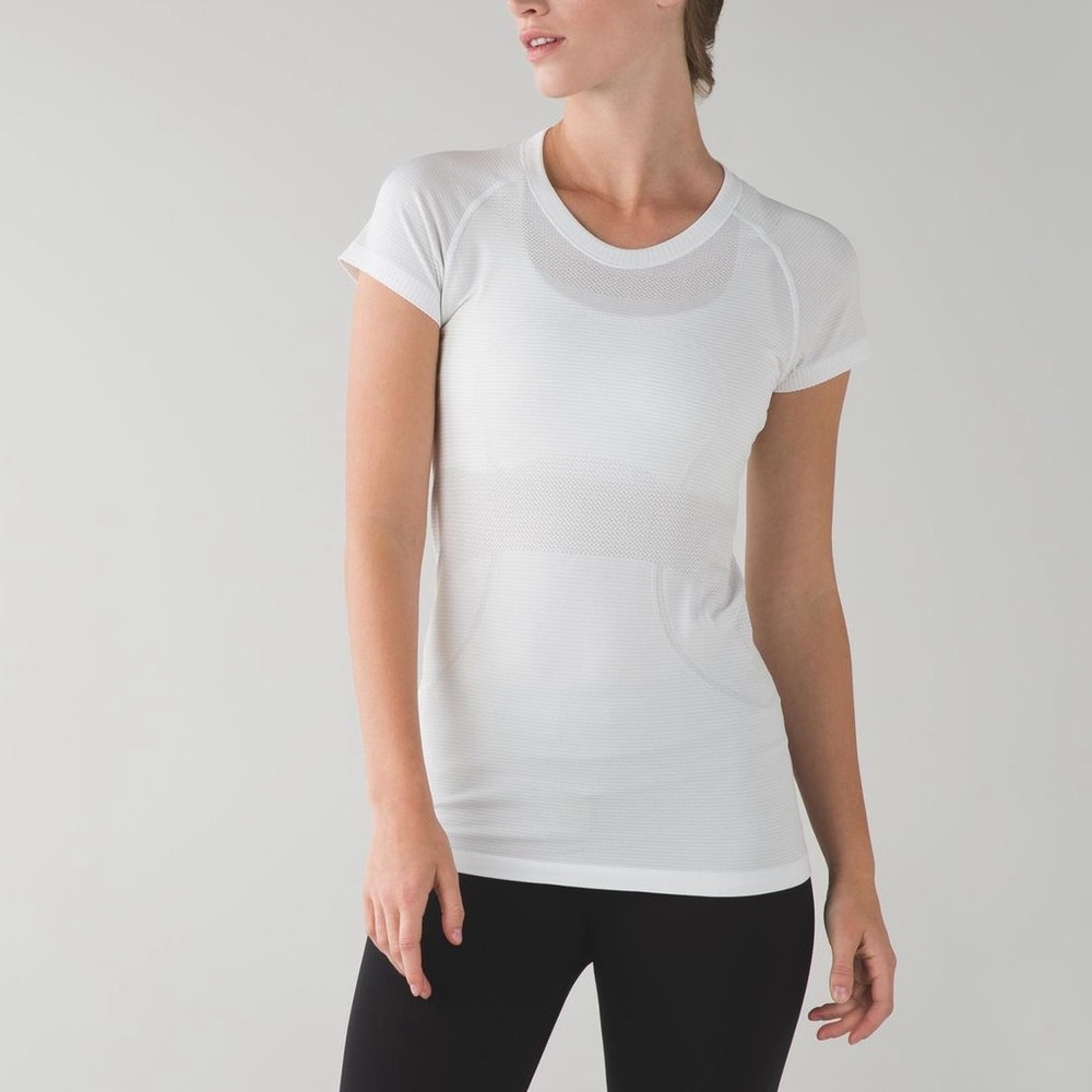 Lululemon Swiftly Tech Short Sleeve Crew sz 4 Active Yoga Pilates Barre Tee
